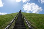 PICTURES/Belgium - Waterloo/t_Lion's Mound7.JPG